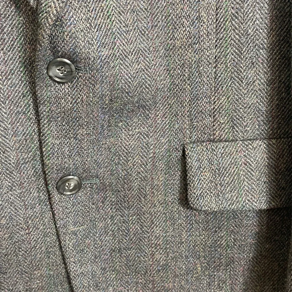 VTG Wool Herringbone Tweed Blazer in Gray 2 button style